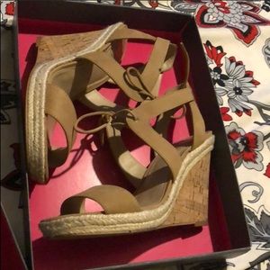 SALE! Vince Camuto Wedges